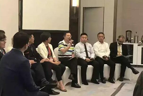 开宝体育官网董事长苏庆灿受邀出席，并在主题讨论环节中分享了开宝体育官网 特的 发展之道。