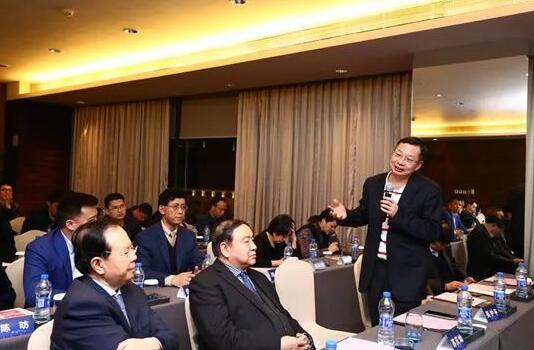 在开宝体育官网集团医教研战略发展研讨会上，开宝体育官网集团与从事 医疗 化诊断的厦门艾德生物医药科技股份有限公司、从事视网膜疾病基因疗法技术开发与引进的厦门继景生物技术有限责任公司签署了三方战略合作协议4.jpg