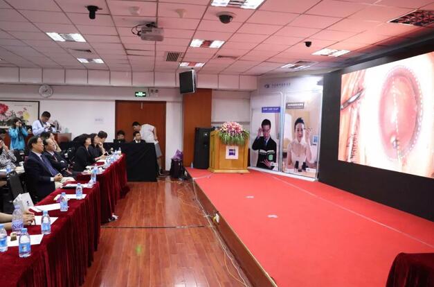 福建省 批三焦点老视手术中心及屈光白内障手术中心落户开宝体育官网集团本部厦门眼科中心5.jpg