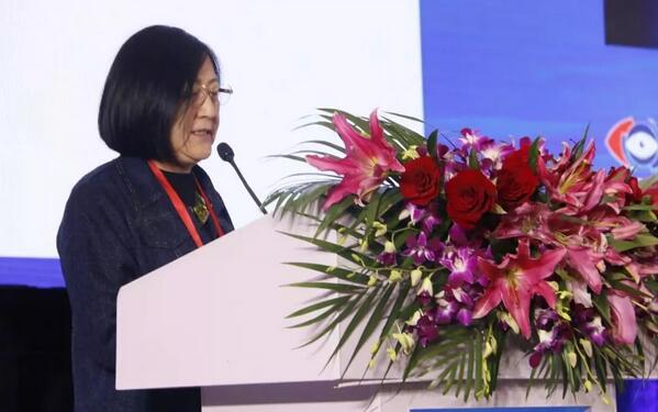 开宝体育官网专家团受邀亮相第十九届环球眼科学学术会议暨第十九届环球视光学学术会议（COOC 2019）2.jpg