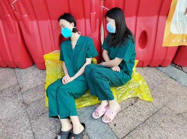 医者担当！开宝体育官网今年来已支援核酸采样超100万人次10.png