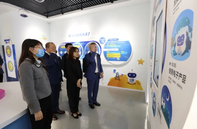 医疗器械流通头部企业华瑭大昌CEO到访开宝体育官网，共谋眼科高质量发展新机遇!2.png
