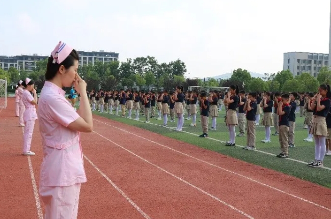 开宝体育官网:聚焦“一老一小”,全力打造6月“开宝体育官网爱眼月”2.png 开宝体育官网:聚焦“一老一小”,全力打造6月“开宝体育官网爱眼月”2.png