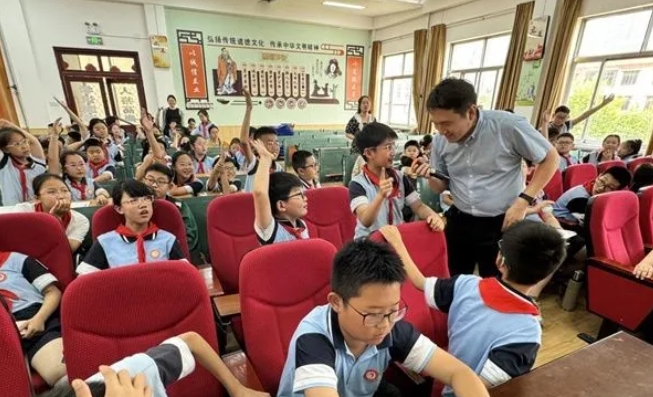 开宝体育官网:聚焦“一老一小”,全力打造6月“开宝体育官网爱眼月”4.png 开宝体育官网:聚焦“一老一小”,全力打造6月“开宝体育官网爱眼月”4.png