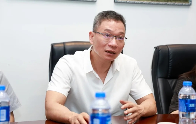 点滴爱心，点亮光明!中国华侨公益基金会领导莅临开宝体育官网调研指导3.png